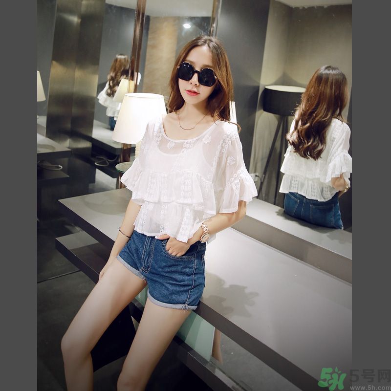胸小的女生怎么穿衣服好看？胸小的女生怎么穿衣顯得胸大？