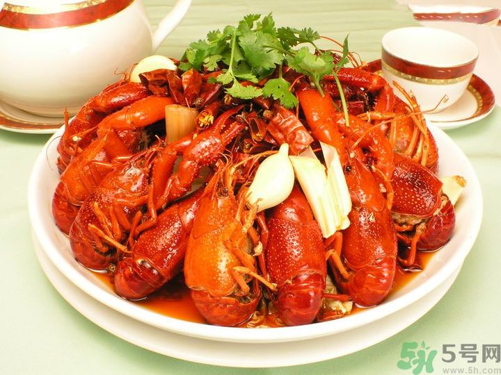 吃海鮮能喝啤酒嗎？吃海鮮為什么不能喝啤酒？