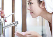 洗臉用冷水還是熱水好？用冷水洗臉好不好？