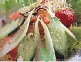 燻鮭魚(yú)沙拉怎么做？燻鮭魚(yú)沙拉的做法？