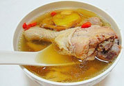 燉雞湯用冷水還是熱水？雞湯用冷水可以嗎？