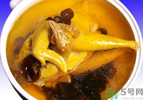 燉雞湯怎么去腥？燉雞湯很腥要怎做才好？