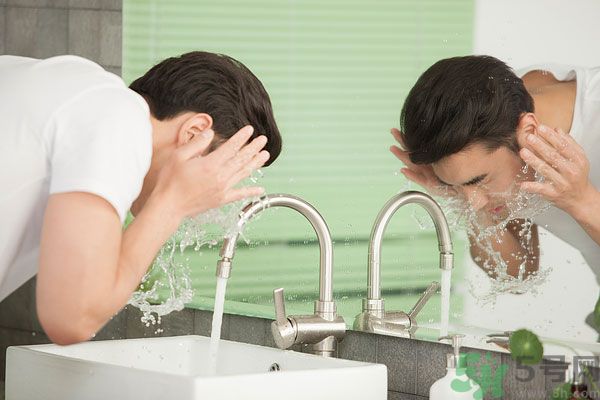 大寶男士煥活保濕潔面啫喱怎么樣？