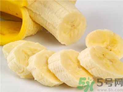 香蕉中間發(fā)黑可以吃嗎？香蕉中間發(fā)黑吃了會(huì)怎么樣？