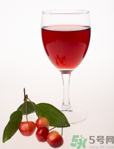 櫻桃泡酒能治療痛風(fēng)嗎？櫻桃泡酒能喝嗎？