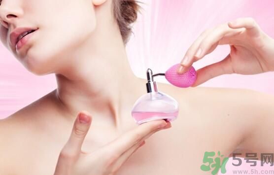 香水會導(dǎo)致不孕嗎？使用香水要注意什么？