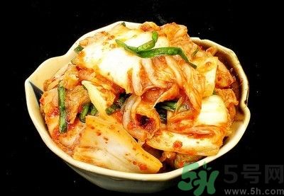 白菜隔夜了還能吃嗎？白菜隔夜怎么吃？
