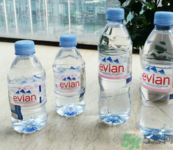 依云礦泉水敷臉可以補水保濕嗎?