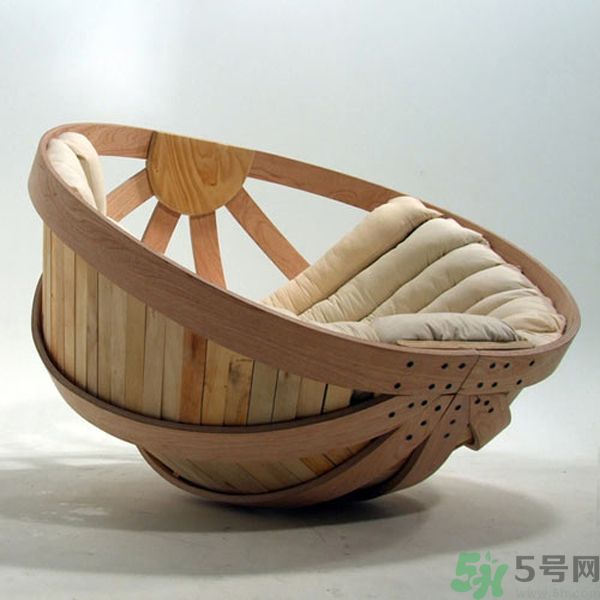 一個(gè)人適合什么樣的沙發(fā)？選購(gòu)沙發(fā)要注意什么？