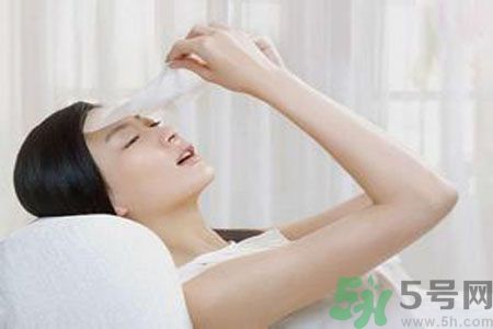 皮膚出油怎么辦？皮膚出油用什么面膜？