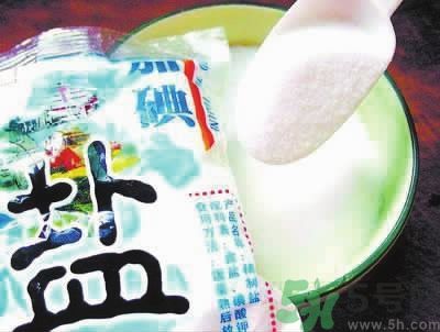 新衣服要不要洗了再穿？新衣服不洗可以穿嗎？