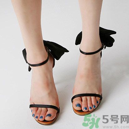 腳心長水泡是怎么回事？腳心長水泡怎么辦？