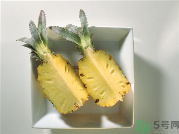 菠蘿可以和桃子一起吃嗎？菠蘿和桃子一起吃可以嗎？