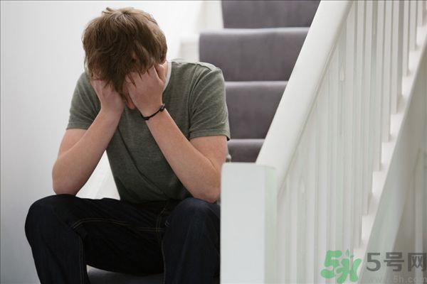 一生氣就流眼淚是怎么回事？生氣流淚怎么辦？