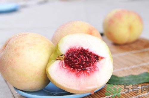 桃子吃多了容易便秘嗎？桃子吃多了會(huì)肚子疼嗎？