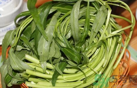 炒空心菜發(fā)黑怎么辦？空心菜怎么炒不發(fā)黑？
