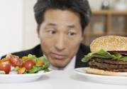 健身前后吃牛肉哪個(gè)部位好？健身前后吃牛肉什么部位好？