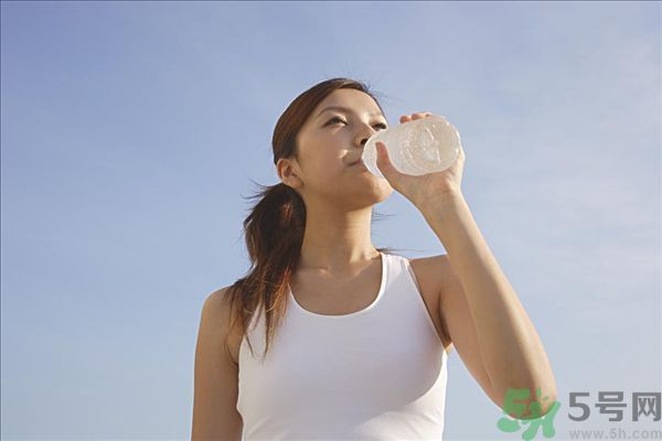 邊跑步邊喝豆?jié){可以嗎？跑步的時(shí)候喝豆?jié){好嗎？