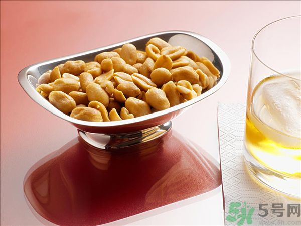 姬松茸燉豬蹄能放花生嗎？姬松茸燉豬蹄的做法？