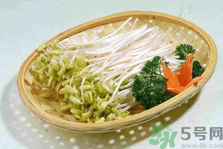炒豆芽菜欠火候可以吃嗎？炒豆芽菜沒(méi)熟可以吃嗎？