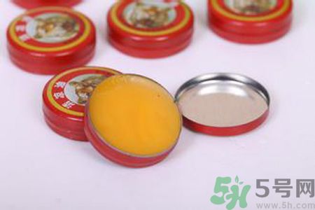 清涼油弄到眼睛里有什么危害？清涼油弄到眼睛里怎么辦？