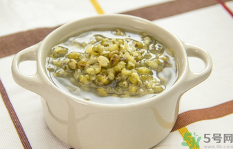 皮膚過(guò)敏能吃綠豆嗎？皮膚過(guò)敏能不能喝綠豆湯？