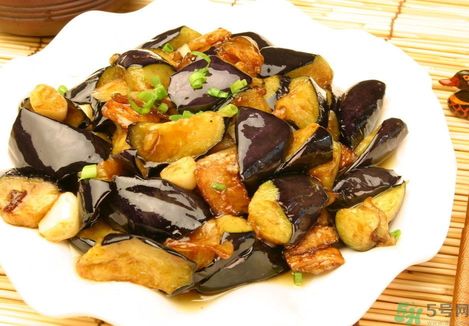如何炒茄子不變色呢？怎么炒茄子才能不變色？