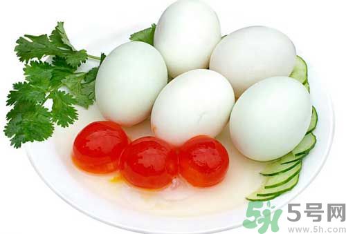 吃咸鴨蛋會上火嗎？吃咸鴨蛋可以降火嗎？