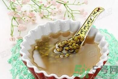 菊花晶能喝綠豆湯一起喝嗎？菊花晶和綠豆湯可以一起喝嗎？