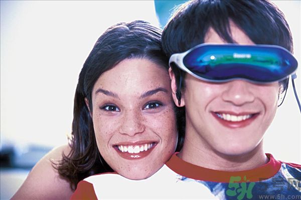 4k vr眼鏡對(duì)眼睛有損傷嗎？4k vr眼鏡對(duì)眼睛危害有哪些