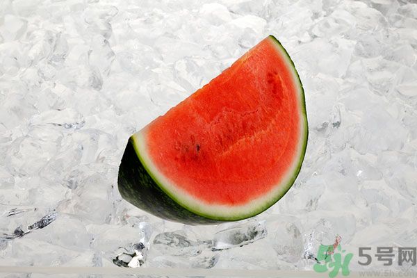 西瓜放冰箱可以放幾天？西瓜放冰箱隔夜能吃嗎？