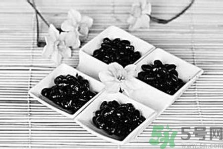 黑豆可以和牛奶一起煮嗎？黑豆和牛奶可以一起吃嗎？