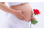 陜西最美媽媽是誰？陜西最美媽媽當(dāng)街哺乳被棄女嬰是怎么回事？