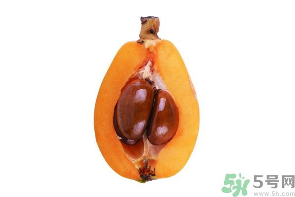 枇杷能跟百合一起煮嗎？ 枇杷能和銀耳一起煮嗎？