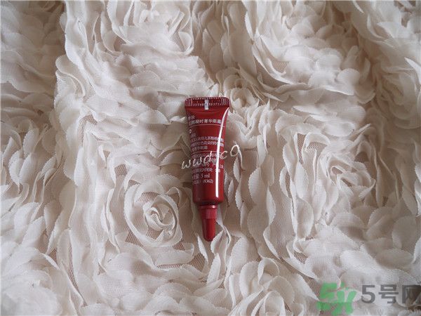 夢妝花顏凝時菁華眼霜好用嗎？夢妝花顏凝時菁華眼霜怎么樣？