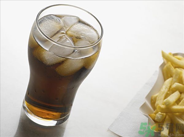 腎結(jié)石能喝冰啤酒嗎？腎結(jié)石喝啤酒好嗎？