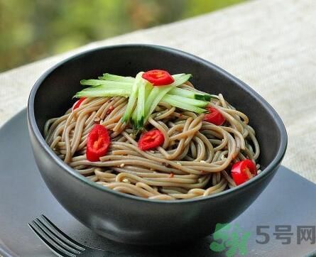 蕎麥怎么做成面條？蕎麥面條怎么做好吃？