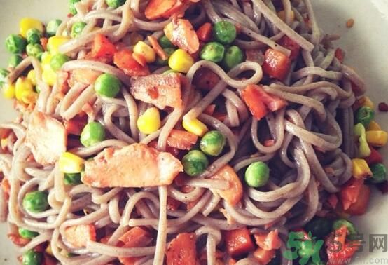 蕎麥怎么做成面條？蕎麥面條怎么做好吃？