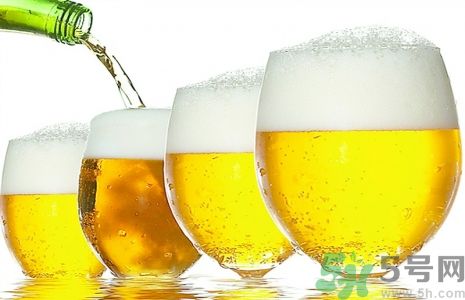 過期啤酒能喝嗎？過期啤酒喝了會怎么樣？