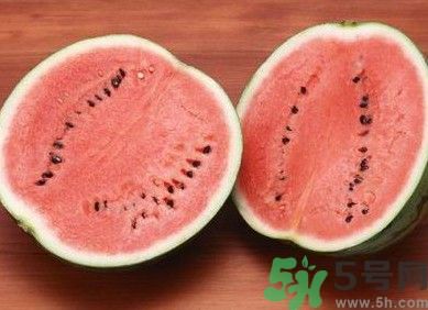 西瓜能和牛奶一起吃嗎？西瓜和牛奶一起吃好嗎？