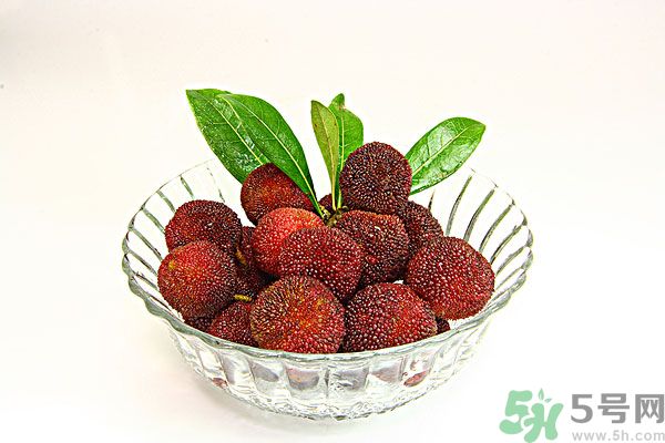 吃楊梅時(shí)可以喝茶嗎？吃楊梅時(shí)喝茶有什么壞處？