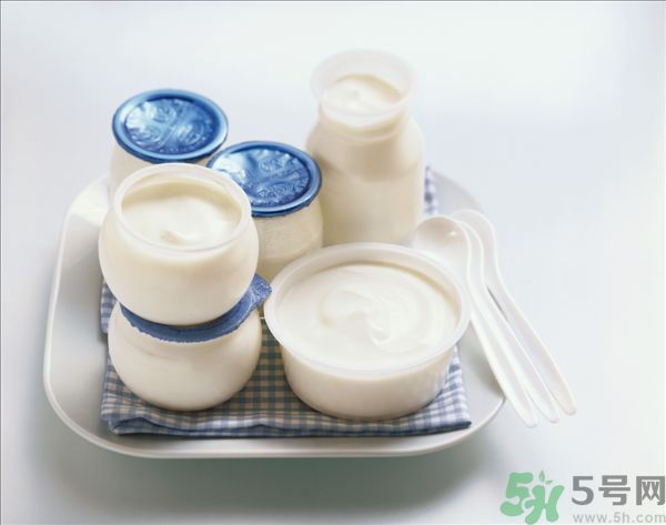 吃魚(yú)可以喝酸奶嗎？吃魚(yú)的時(shí)候能喝酸奶嗎