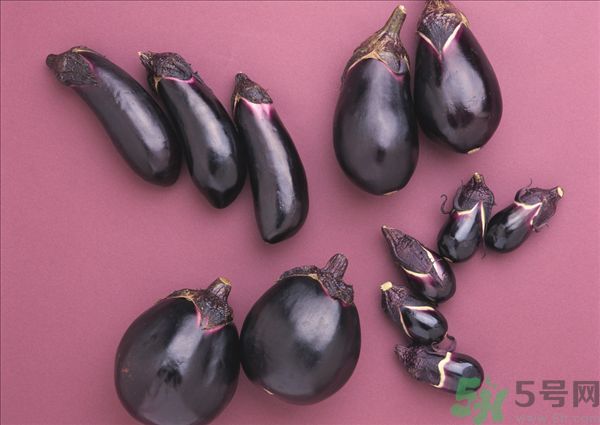 茄子里面發(fā)棕色能吃嗎？茄子里面有褐色能吃嗎？