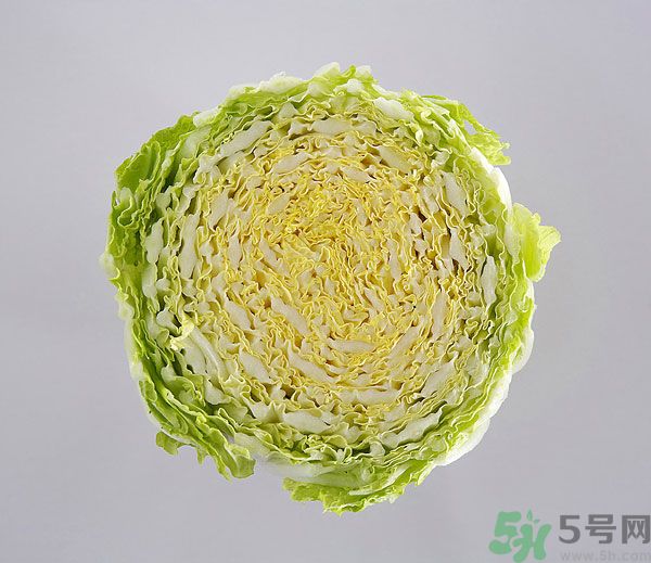 包菜外面爛了還能吃嗎？包菜里面有花可以吃嗎？