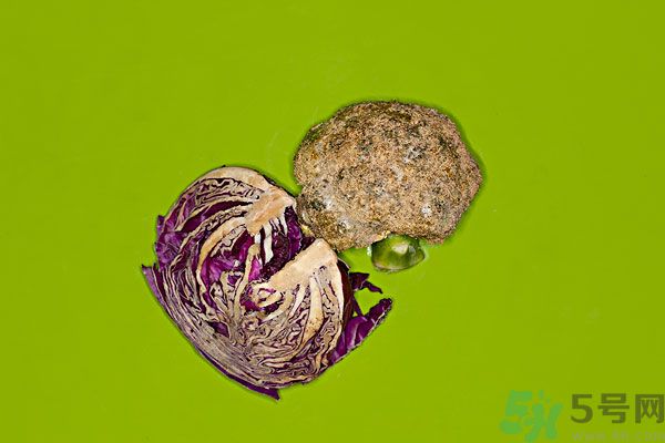 包菜外面爛了還能吃嗎？包菜里面有花可以吃嗎？