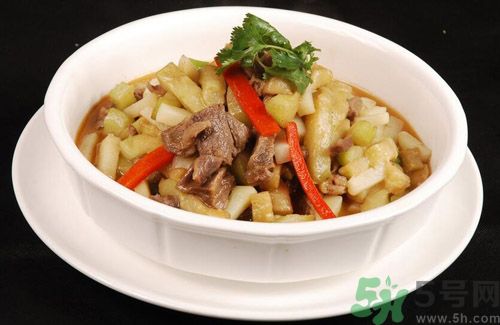 茄子可以燉羊肉嗎？茄子燉羊肉好吃嗎？