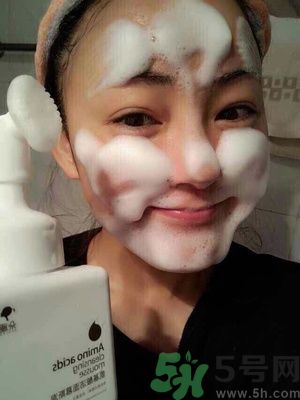 優(yōu)美成分零負擔(dān)清透水感凝霜適合什么年齡？優(yōu)美成分零負擔(dān)清透水感凝霜怎么樣？