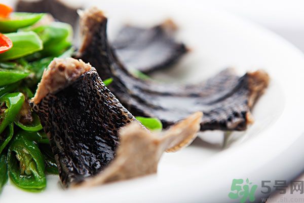 夏天吃蛇肉可以清火嗎？夏天吃蛇肉可以降火嗎？