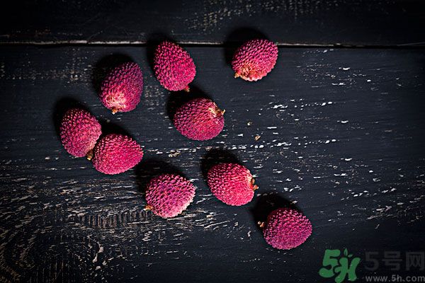 荔枝可以和雞蛋一起吃嗎？荔枝和雞蛋一起吃好嗎？