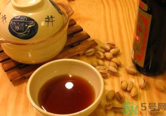 女性喝菖蒲酒有什么好處？女性喝菖蒲酒可以調(diào)經(jīng)嗎？